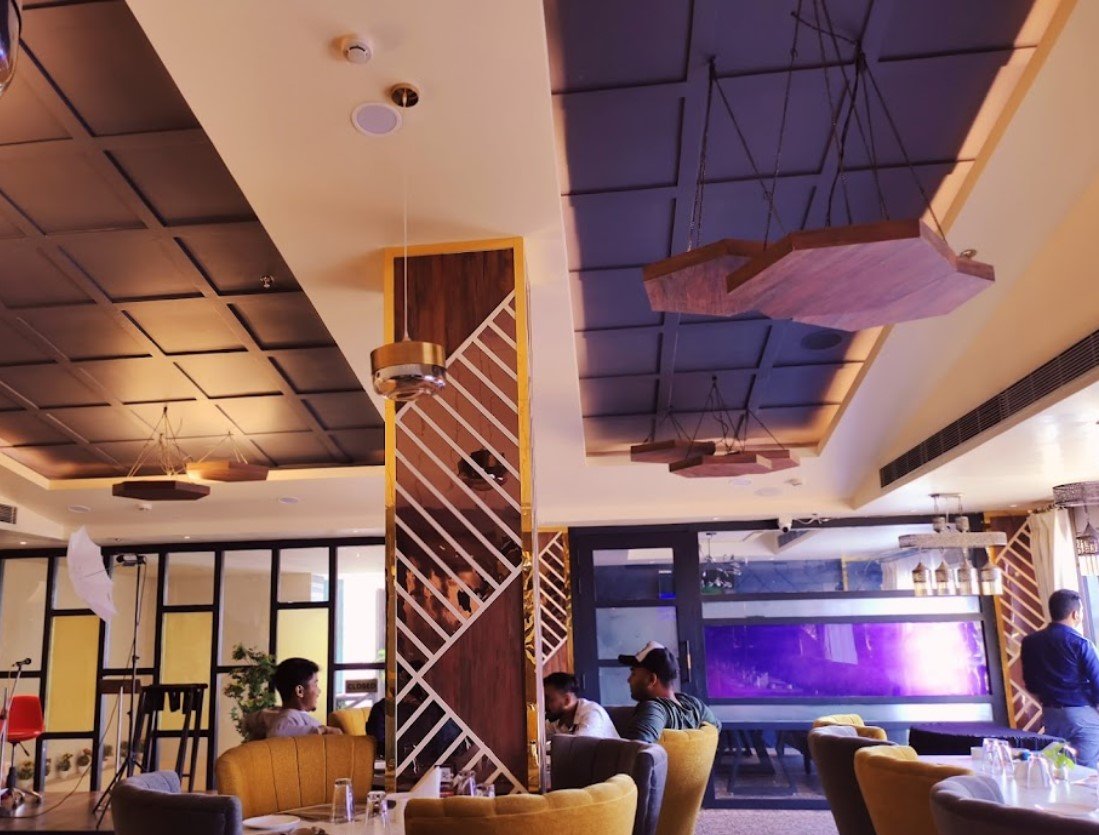 JOLLY DINE